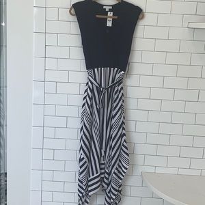New York and Company Sleeveless Dress